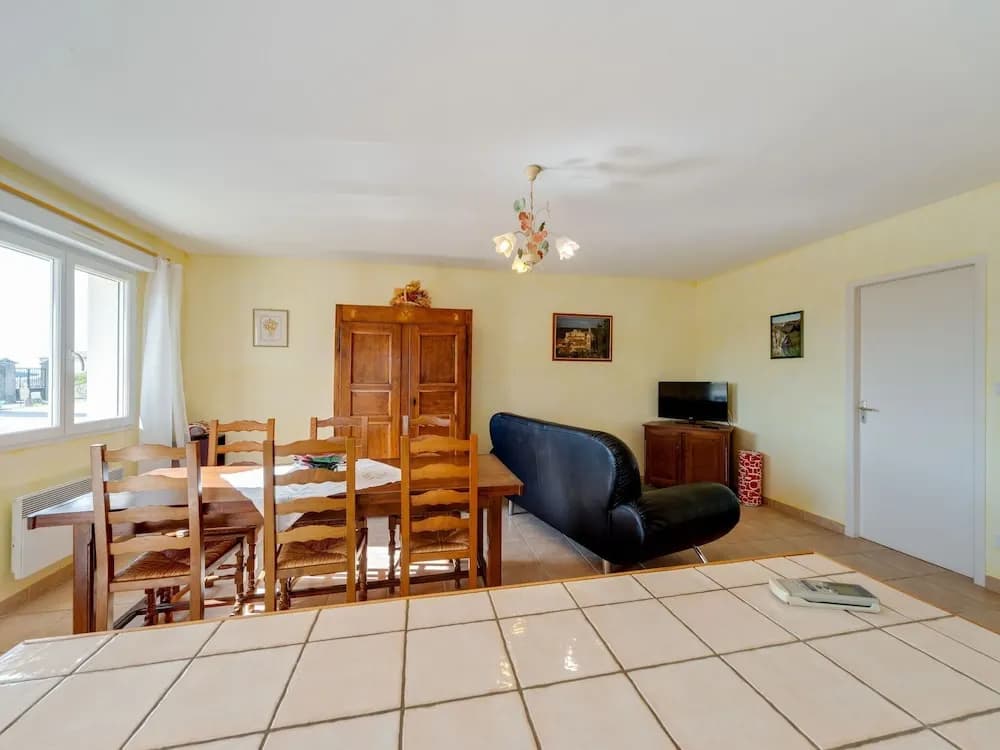 Cozy Holiday Home in Vagnas with Swimming Pool - Photo 3