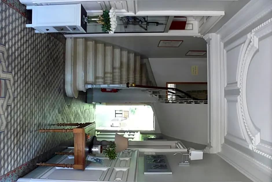 Hôtel Henri IV - Photo 2