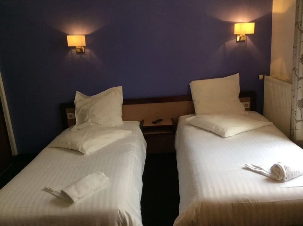 Hotel De La Place - Photo 4
