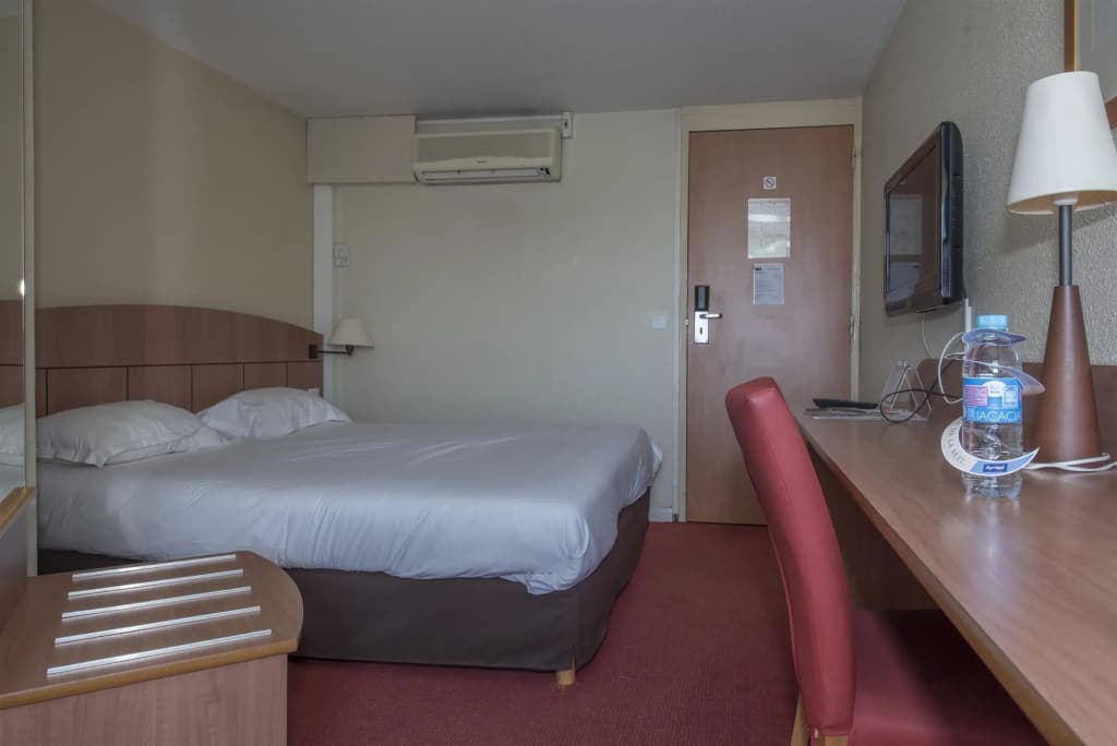 Kyriad Geneve - Saint-Genis-Pouilly - Photo 5