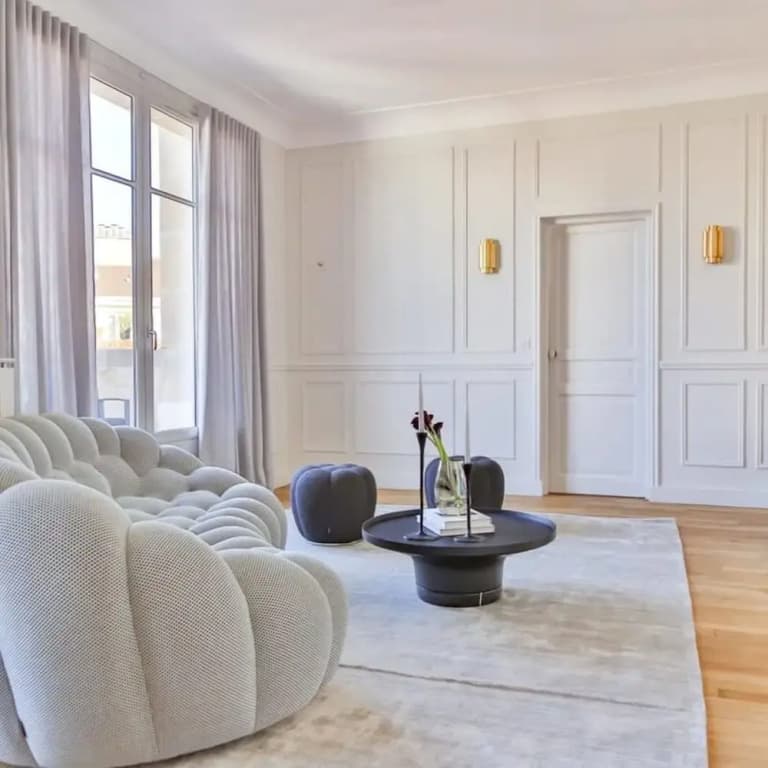 Design Passy Terrace 2 Bedroom Apt With Balcony in Paris - Photo 2