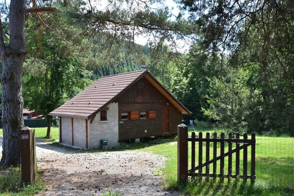 Quiet Chalet With Garden - Photo 2