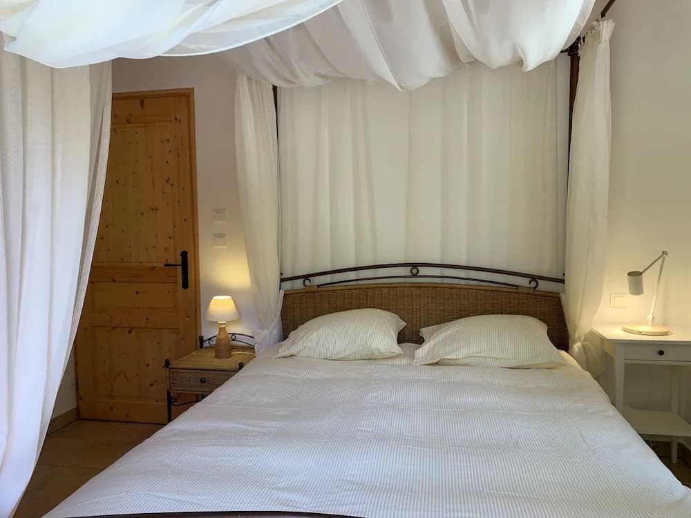 Domaine La Pique - Photo 5