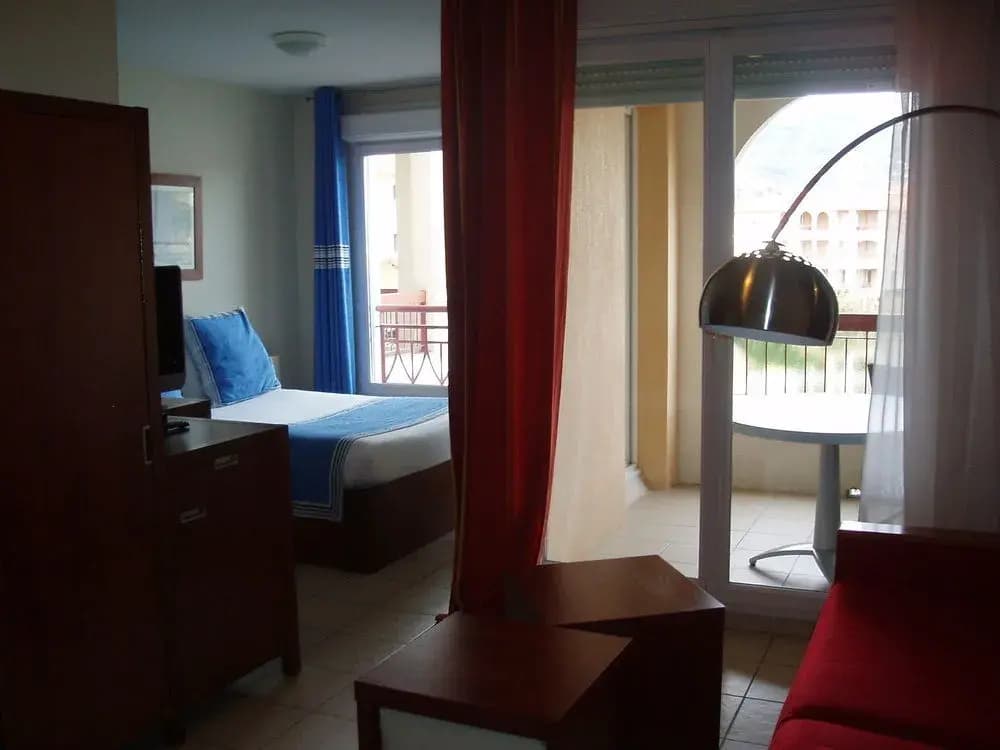 Mimozas Resort Cannes - Photo 3