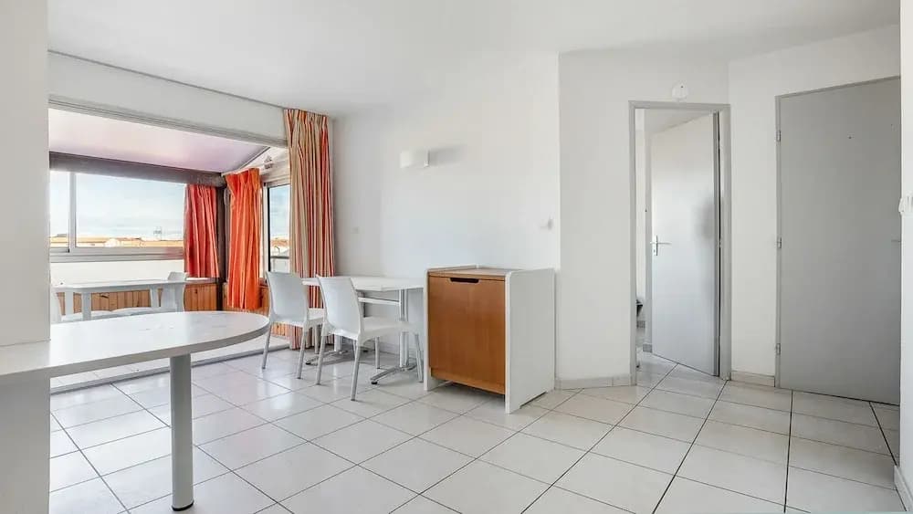 Cozy Waterfront Apartment - Photo 3