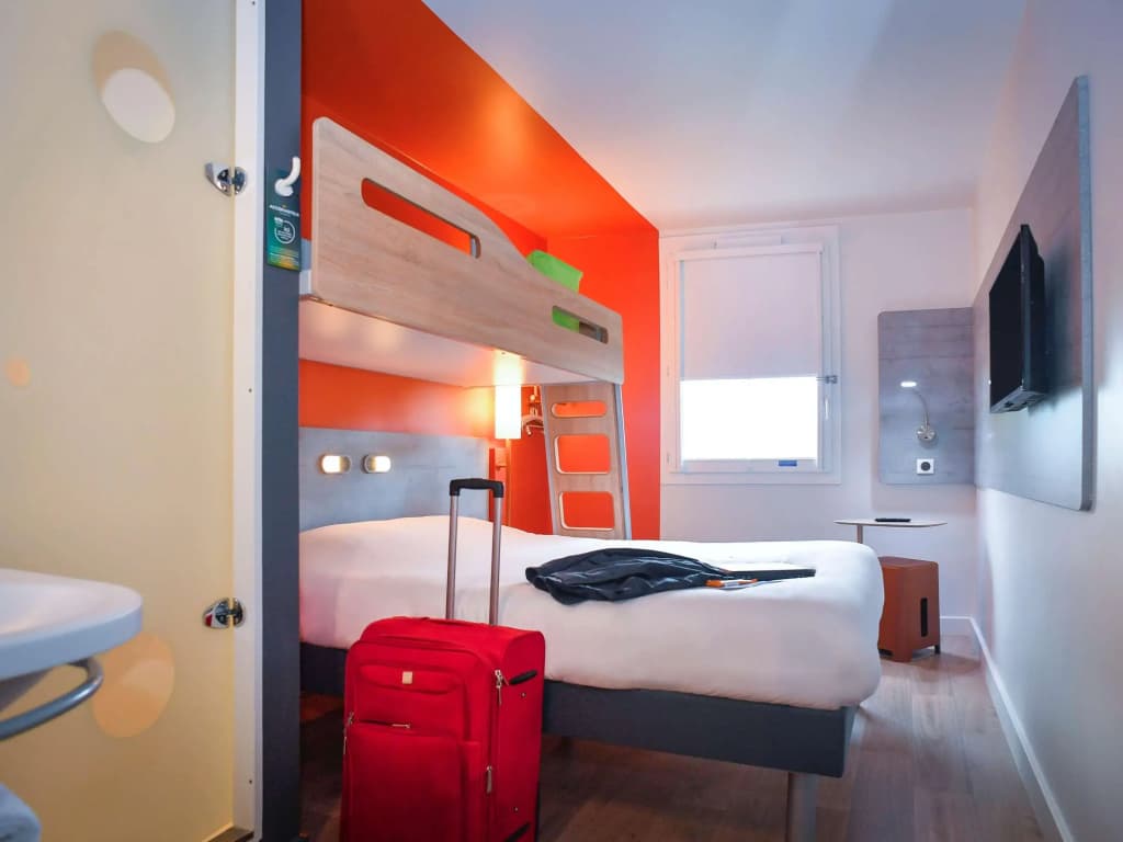 Ibis Budget Saint Lo - Photo 3
