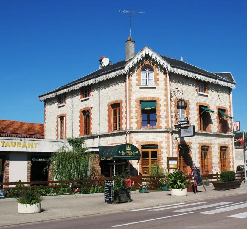 Hôtel Restaurant de l'Abbaye - Photo 1