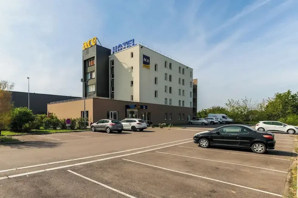 ACE Hôtel Creutzwald St Avold - Photo 1