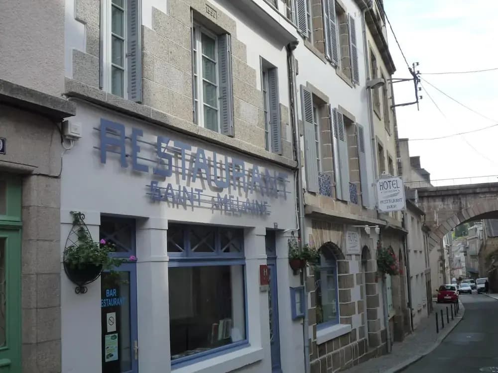 Hôtel Restaurant Saint Melaine - Photo 1