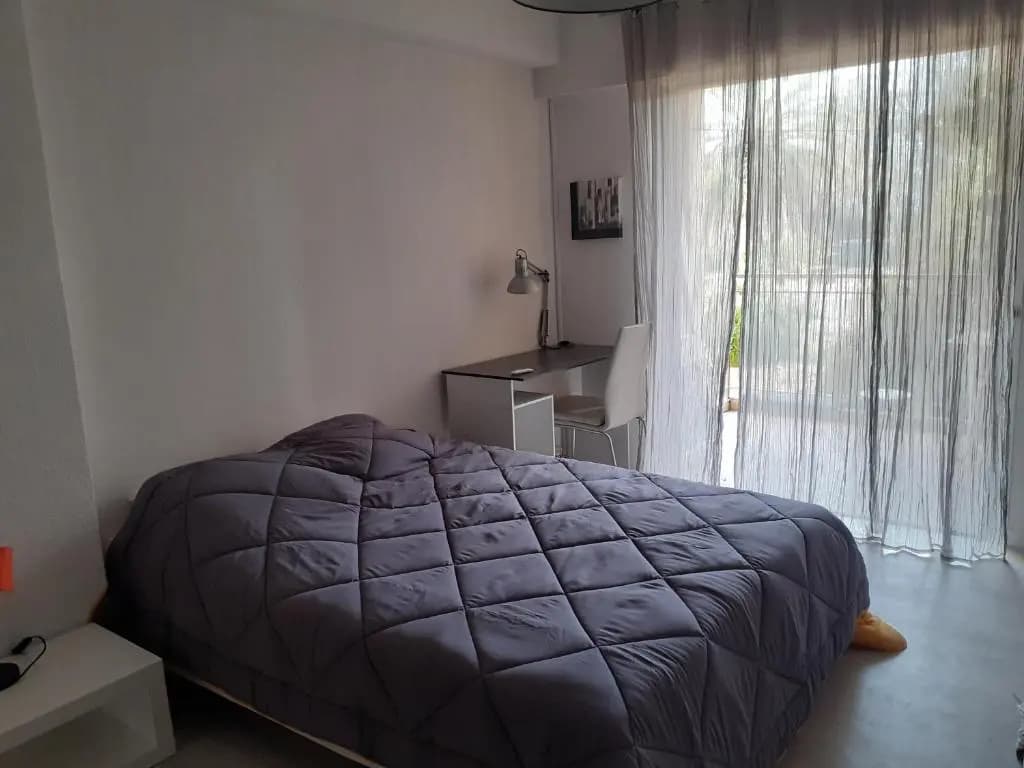 F4 au cœur de Toulon 3 nuits minimum Wifi et parking commun gratuit - Photo 4