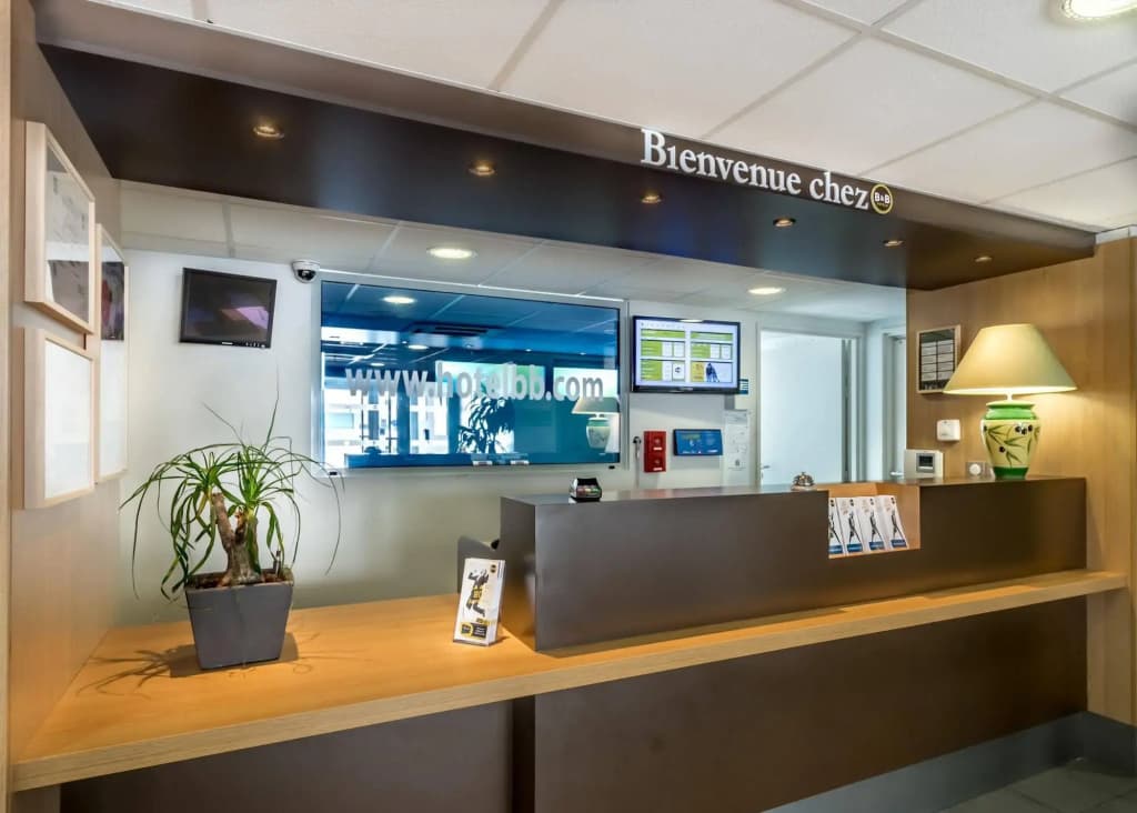 B&B HOTEL Cannes La Bocca Plage - Photo 2