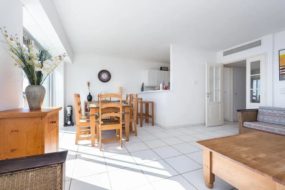 Bright two Bedroomed Apartment on the Beach in Cannes With Huge Terrace With Fabulous sea Views - 2001 - Photo 5