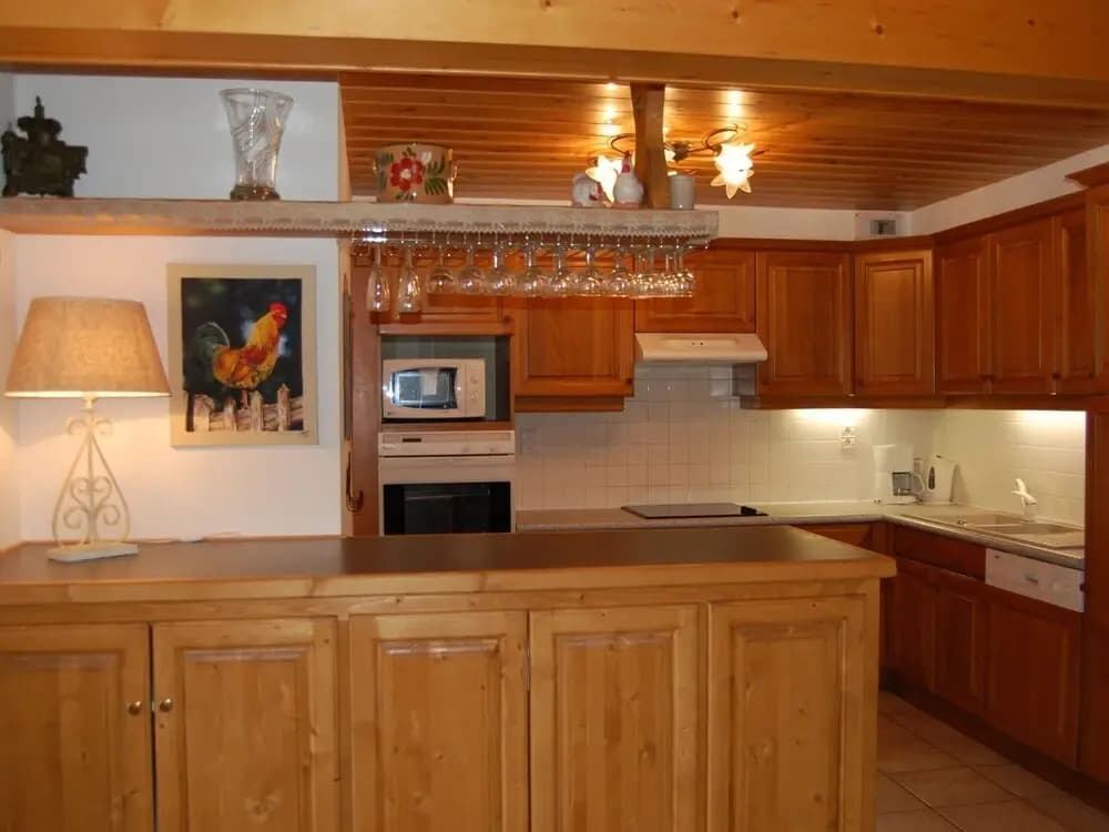 Spacious Holiday Home Near Center of Champagny - Photo 3