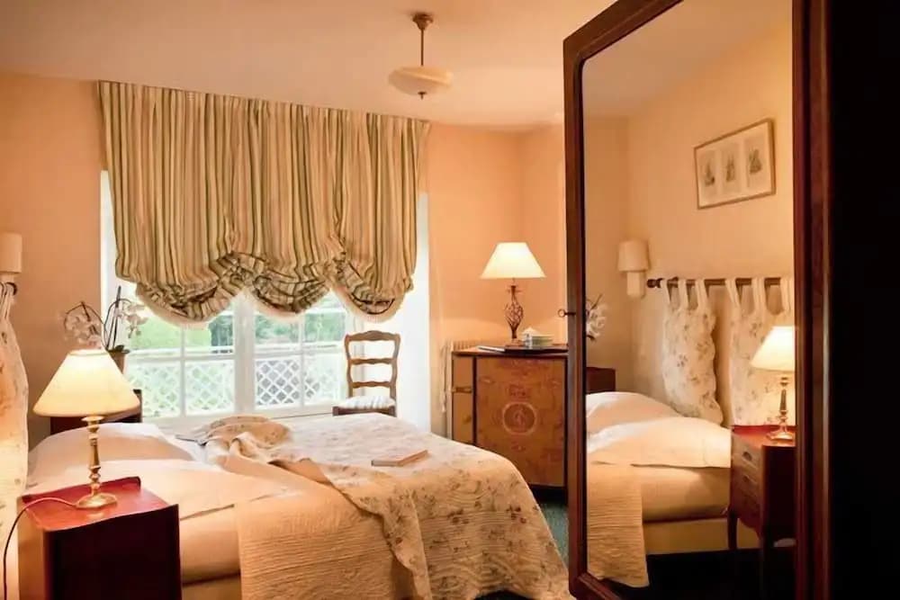Chateau Colbert - Photo 4