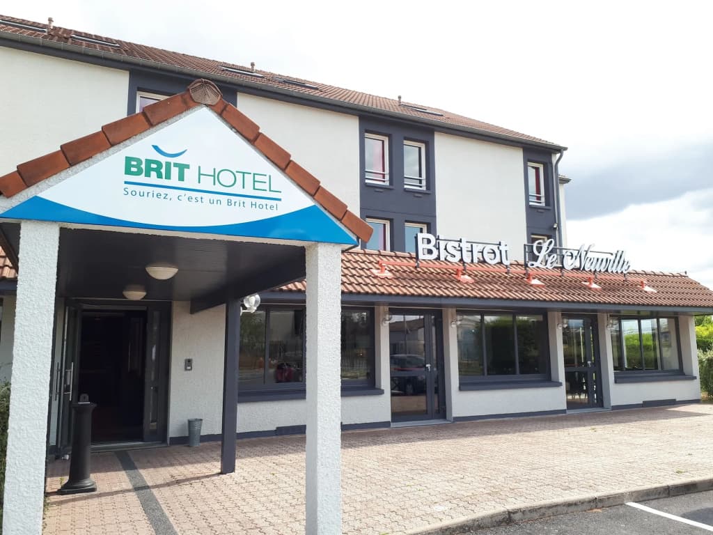 Brit Hotel Reims la Neuvillette - Photo 1