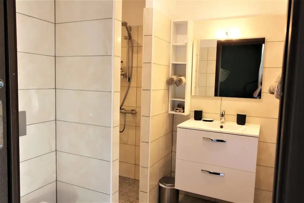 Bel Appartement Près du Port St Raphael - Photo 4