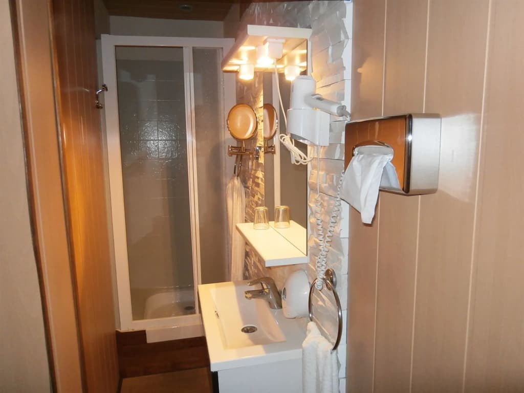 Hôtel Beauséjour - Miniature 7