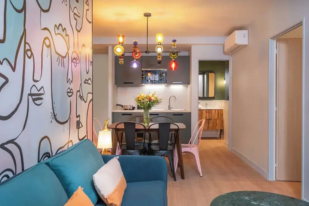 West Paris Suite - Miniature 6