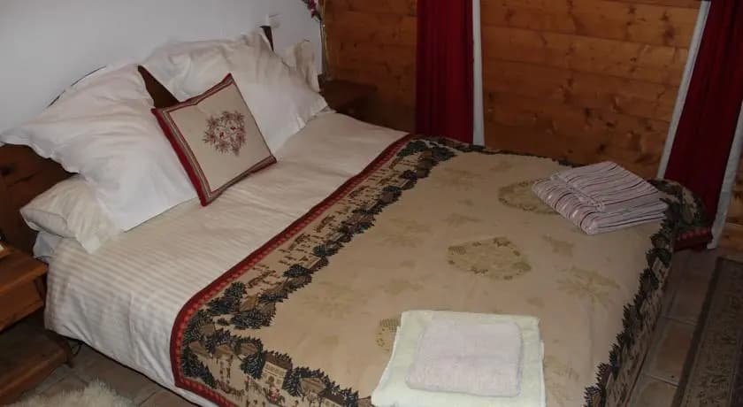 14 Chalet Burgin - Photo 1