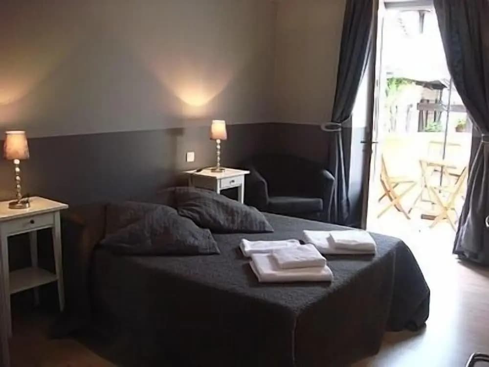 Hotel Grangier - Photo 4