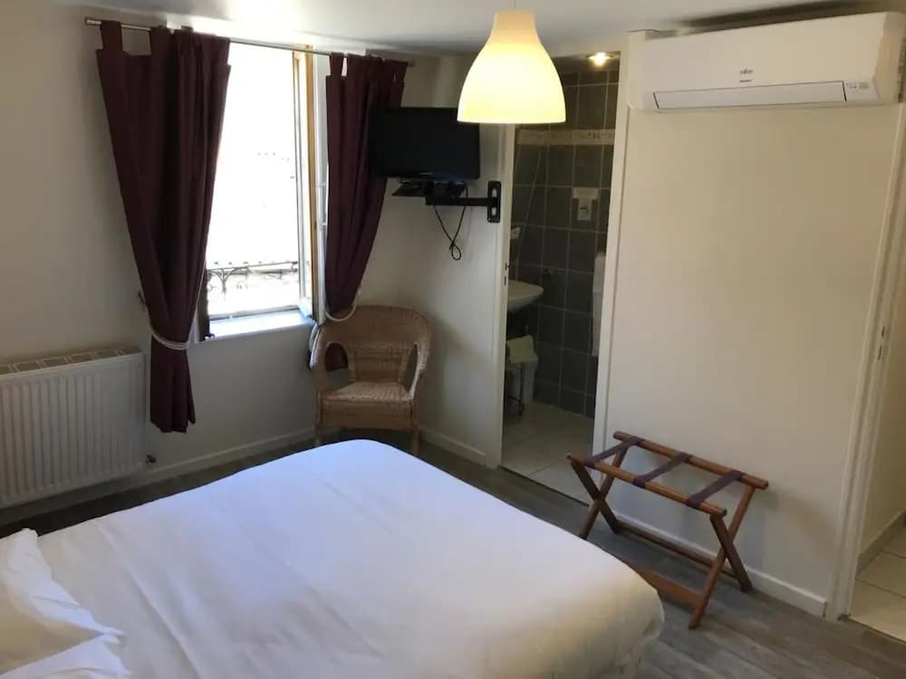 Logis Auberge de la Fontaine - Photo 4