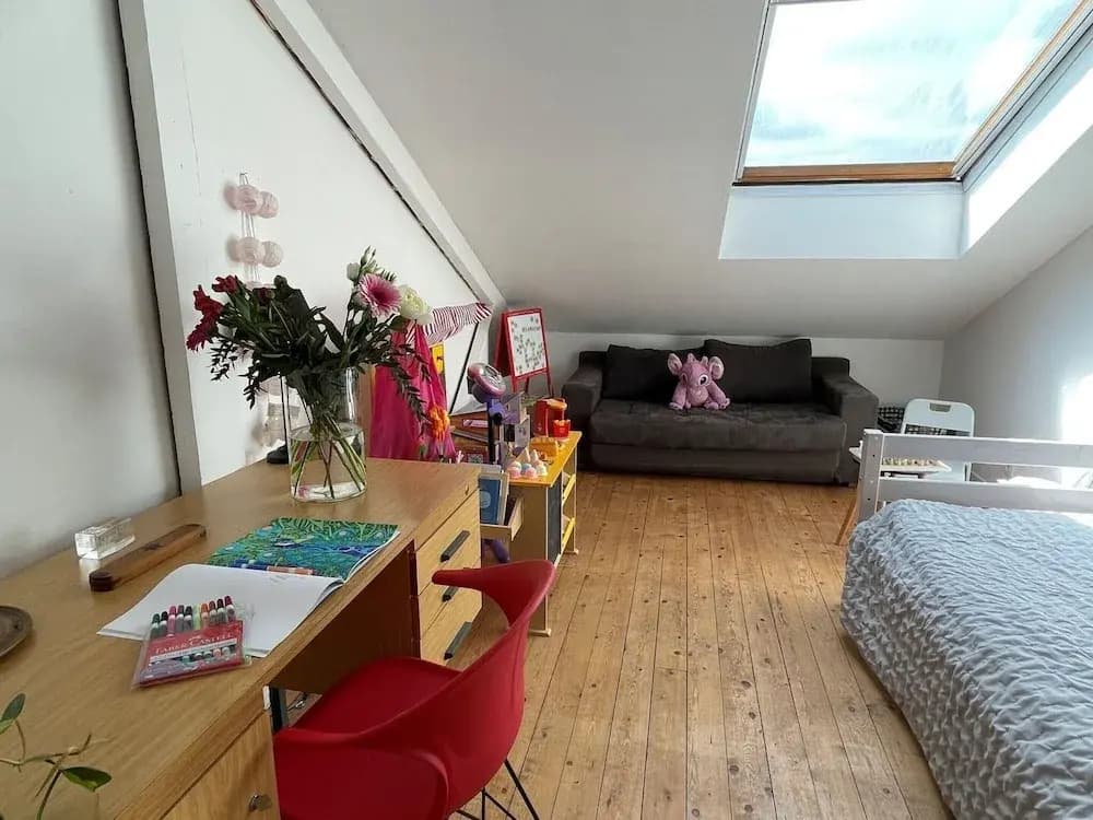 Unusual Duplex With Garden - Photo 2