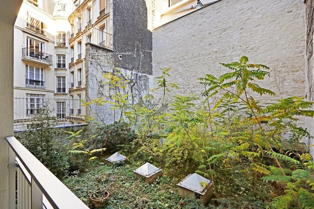 Modern Brunel Classic 1 Bed Apt With Balcony in Paris - Photo 1