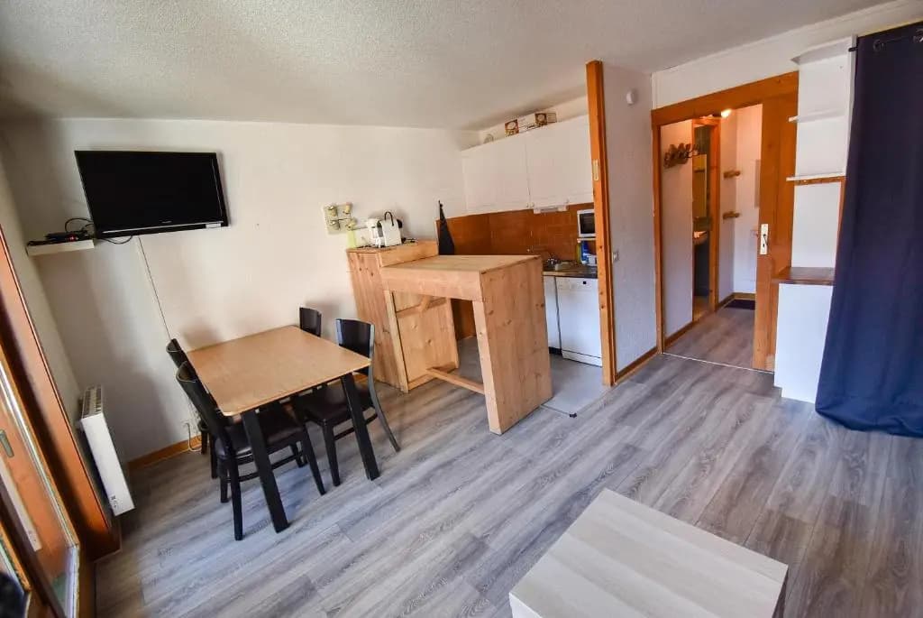 L'Enchalpe, Grand et lumineux studio avec coin montagne 4-6 pers, 60m des pistes, PISCINE COUVERTE, grand balcon expo EST,...