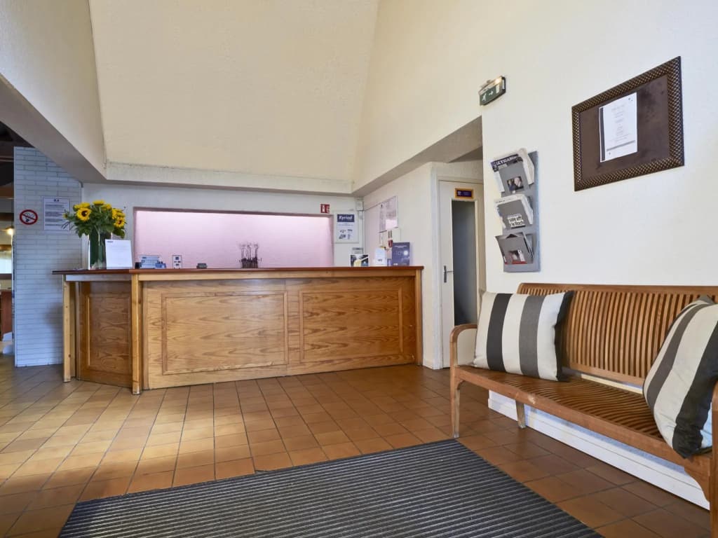 greet Hotel Villeneuve La Garenne - Photo 2