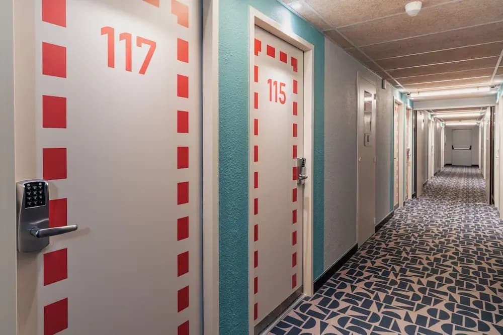 ibis budget Pontorson Baie du Mont-Saint-Michel - Photo 2