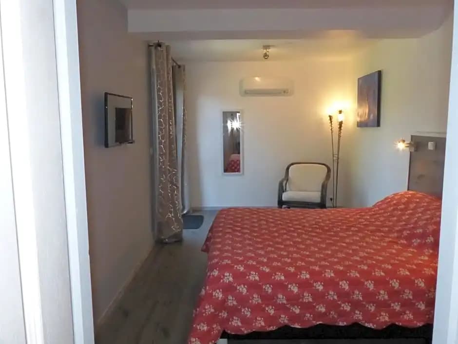 Chambre d'Hôtes L'Odalyre - Miniature 6