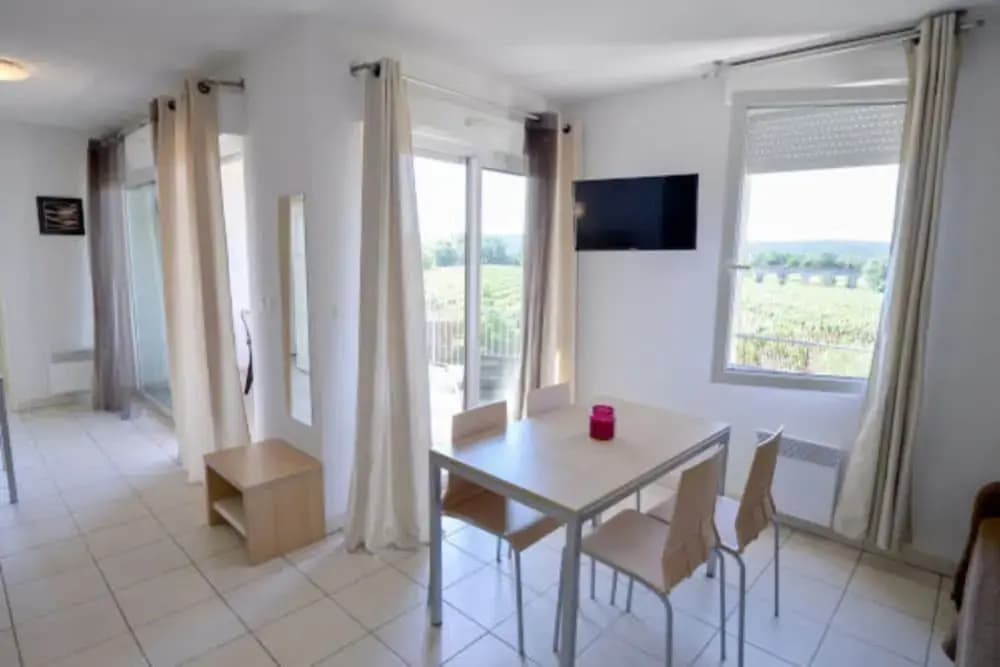 Apartment in Azille Near Lac de Jouarres - Photo 3