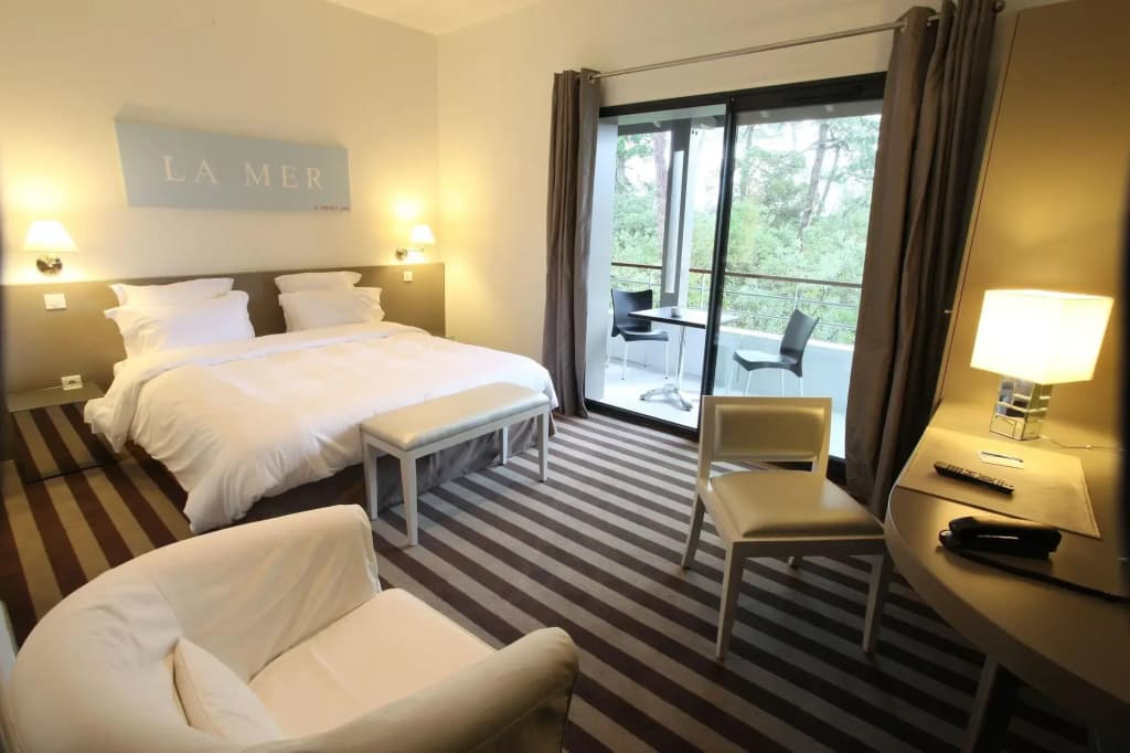 Hotel 202 - Photo 3