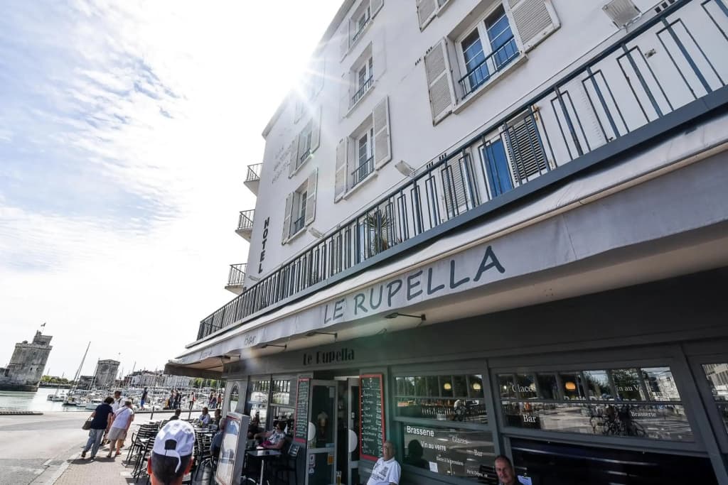 Htel Le Rupella - Photo 1