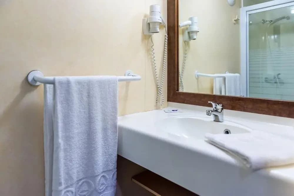 Fasthôtel Thônes - Miniature 7
