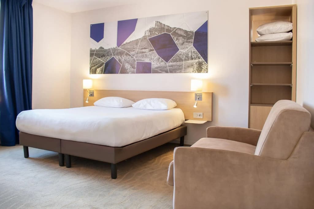 Brit Hotel Mâcon Centre Gare - Photo 3