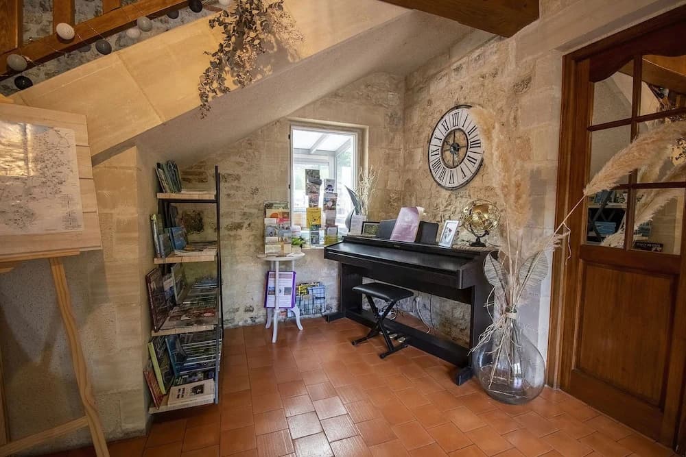 Le Prieure des Fontaines - Photo 2
