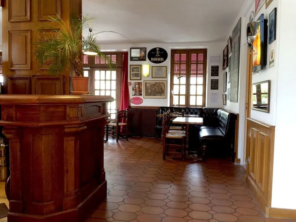Logis Hôtel Chez la Mère Dépalle - Photo 2