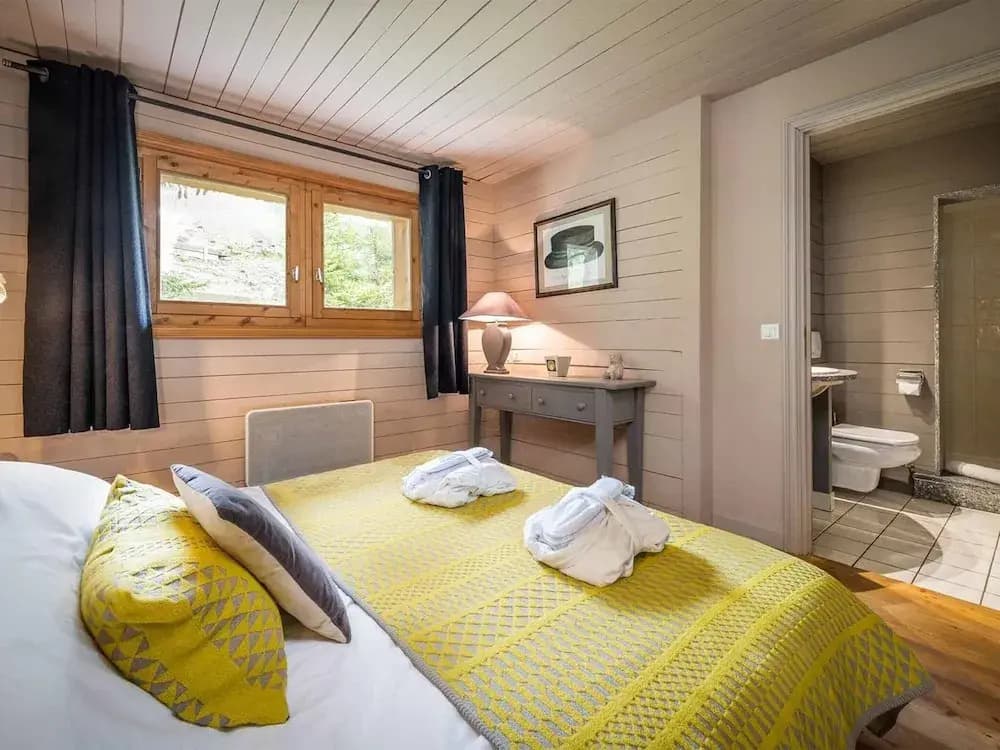 Large Chalet With Barrel Sauna and Whirlpool - Photo 3