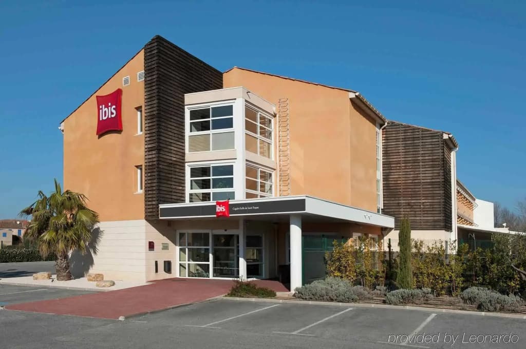 Ibis Golfe de Saint Tropez - Photo 1