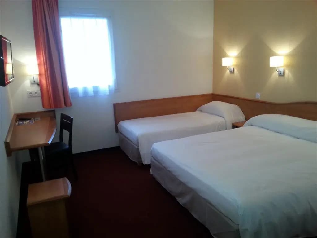 Brit Hotel Confort Villeneuve Sur Lot - Photo 3