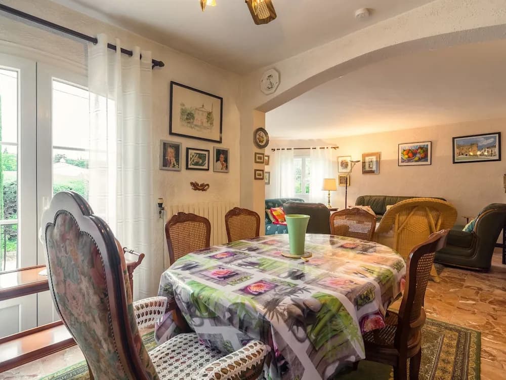 Beautiful Holiday Home in Lorgues with Garden - Photo 3