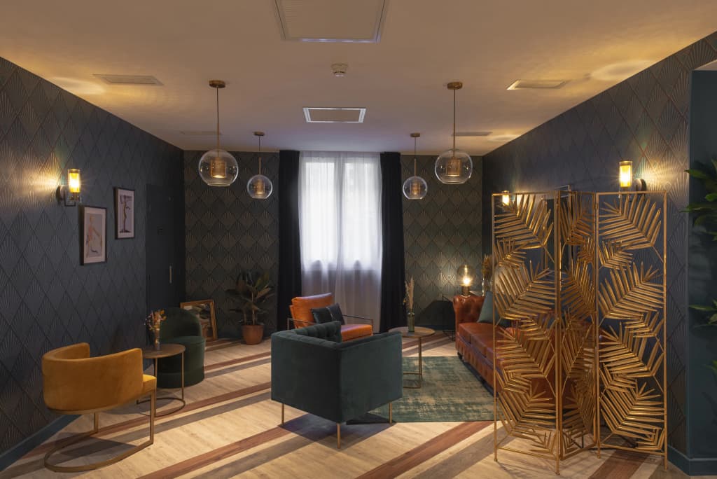 Bristol Hotel - Photo 2
