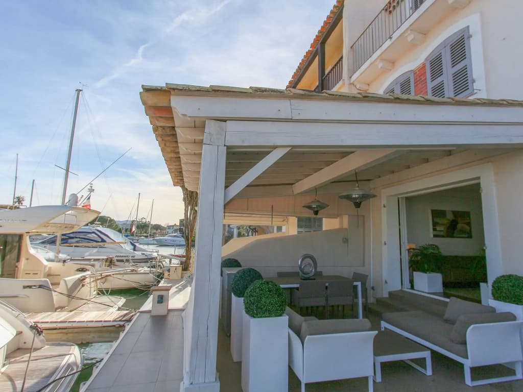Spacious holiday home in Port Grimaud with hot tub - Photo 1