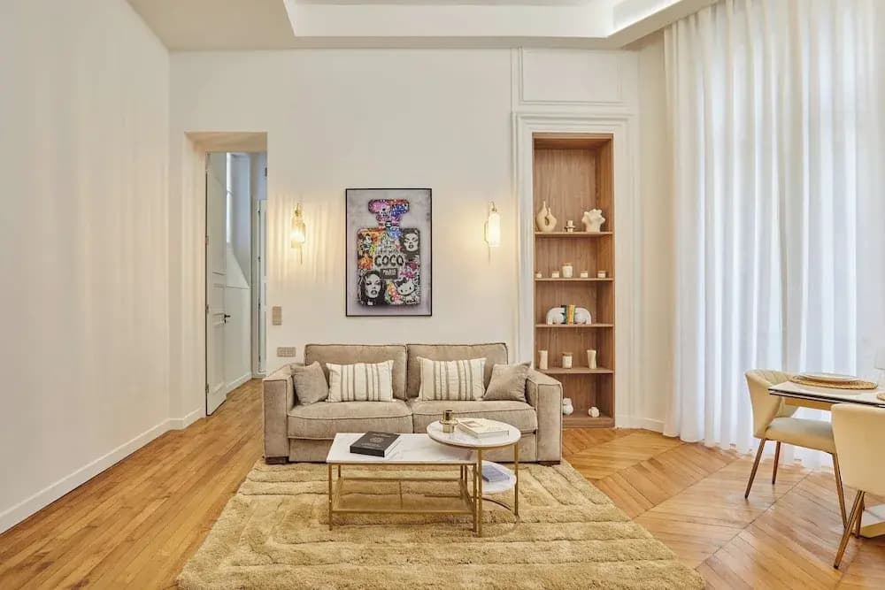 Saint Honore Luxury Apartment With AC - Miniature 6