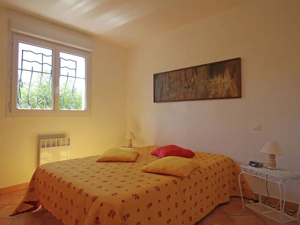 Gorgeous Villa in Bagnols-en-Foret with Swimming Pool - Photo 1
