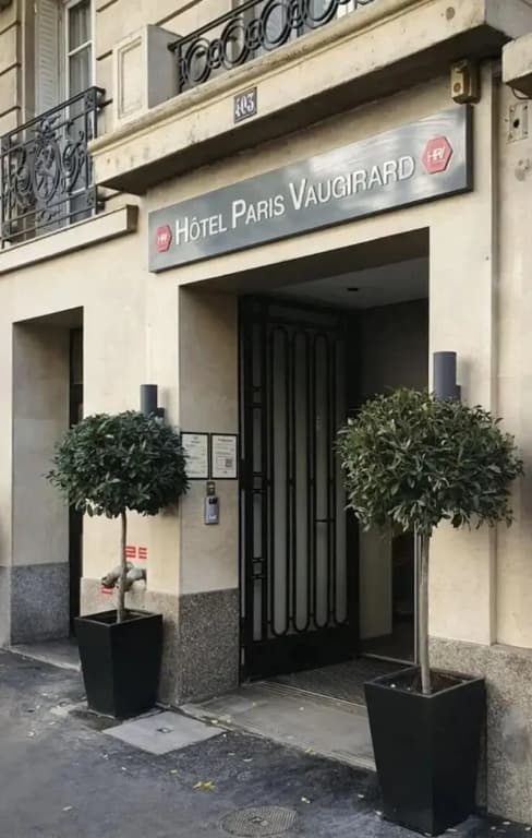 Hotel Paris Vaugirard - Photo 1