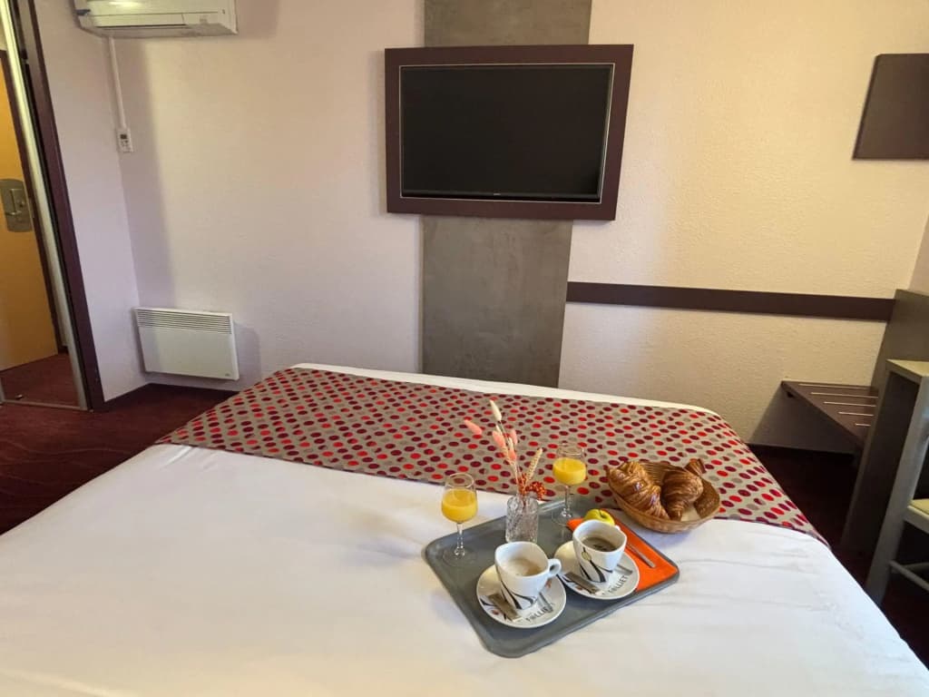 Brit Hotel Les Evens - Miniature 6