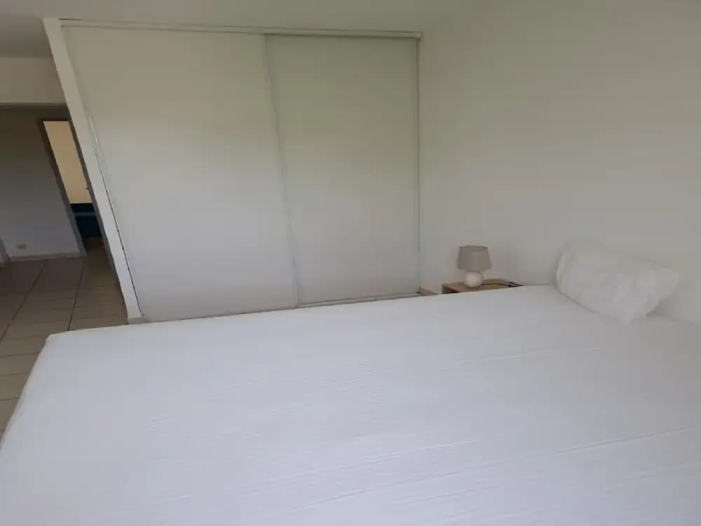 Beautiful Holiday Apartment in Uzes With Balcony - Photo 3