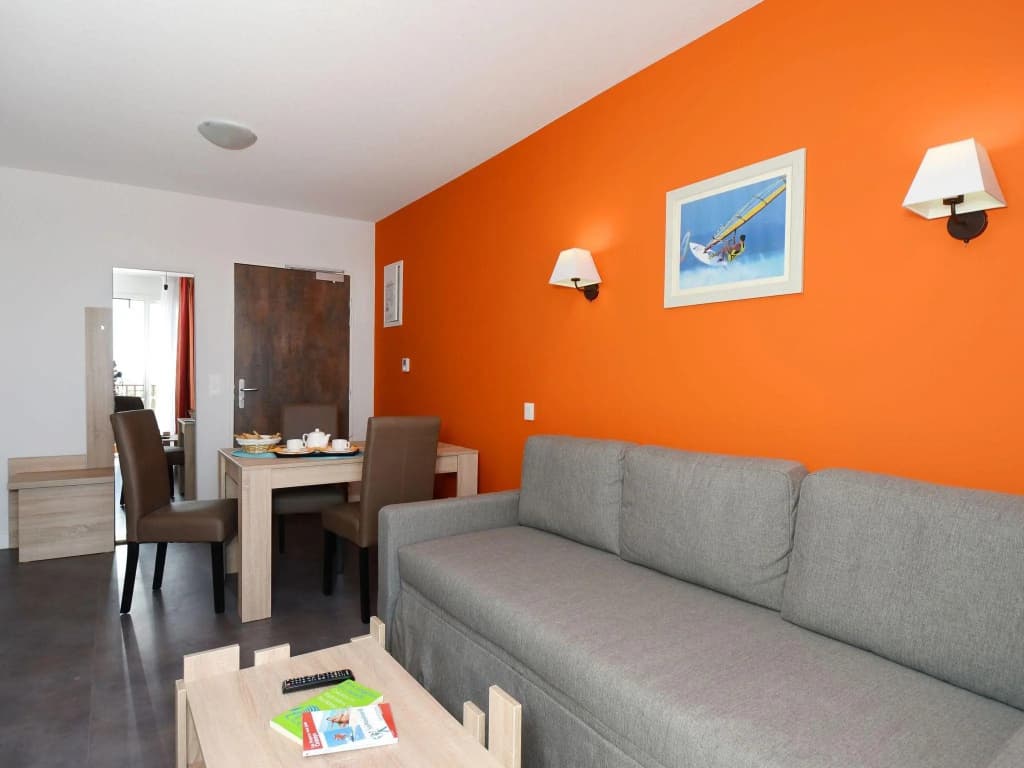 Modern Flat Near the Beach - Miniature 6